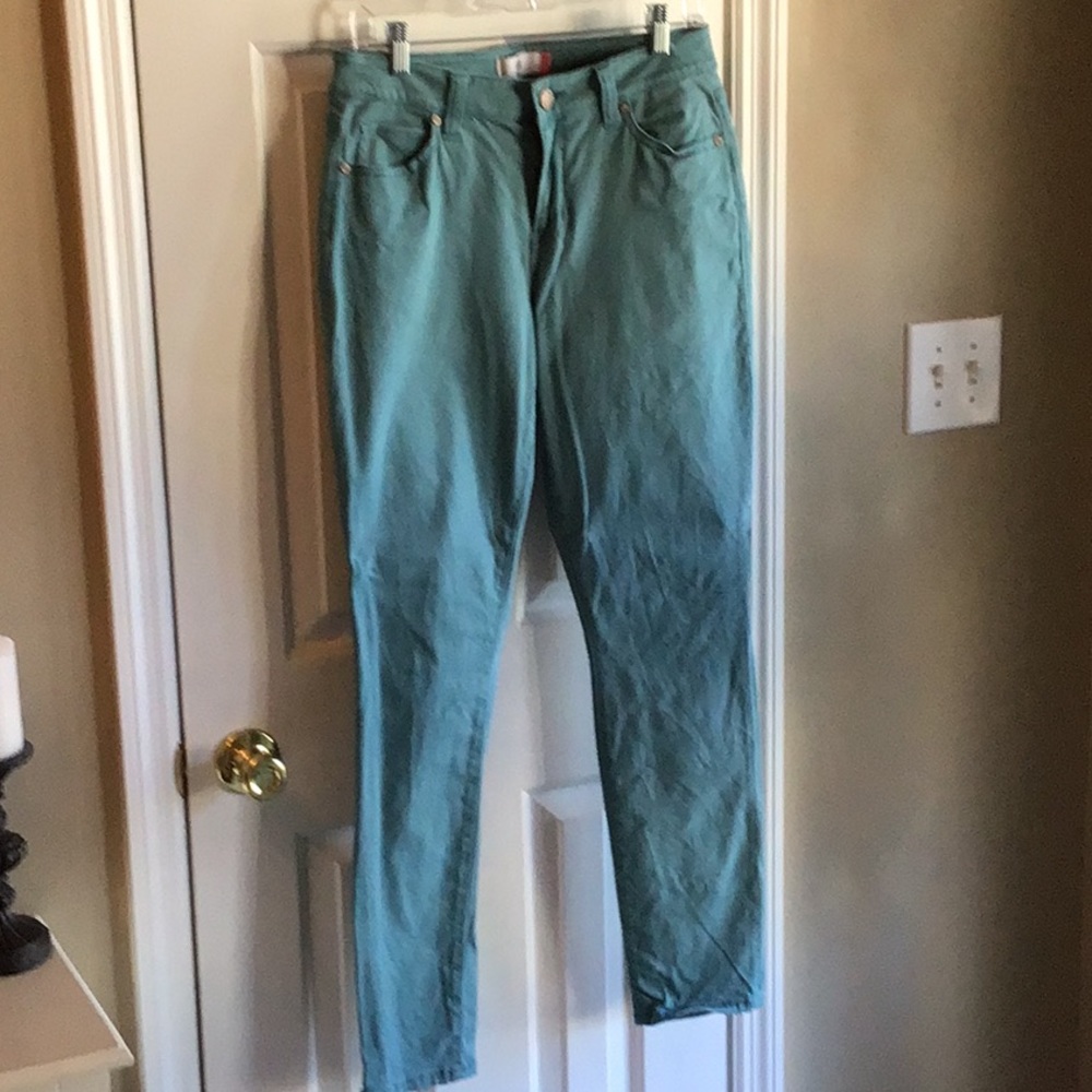 SOLD Cabi Tidal Curvy Skinny Jeans
